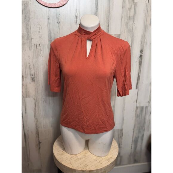 Tahari Rust Mock Neck Keyhole Blouse | Soft Stretchy Short Sleeve Top Size Small - Picture 6 of 9